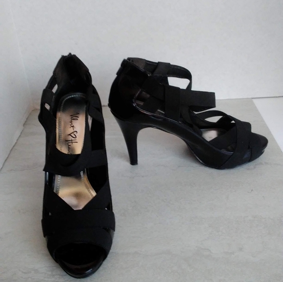 VELVET HEART WOMEN'S HEELS - Picture 2 of 5